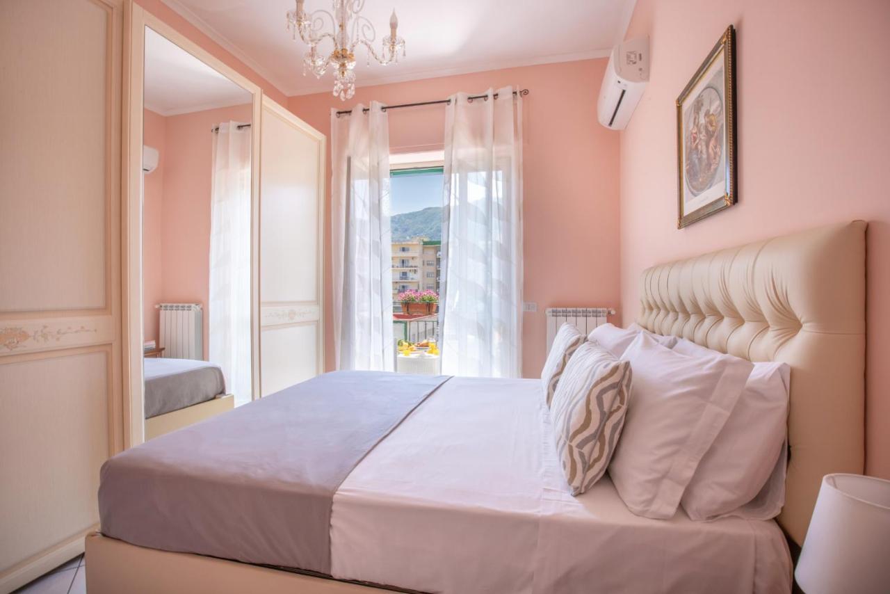 Sorrentovibes - City Home In Sorrento With Balcony And View المظهر الخارجي الصورة