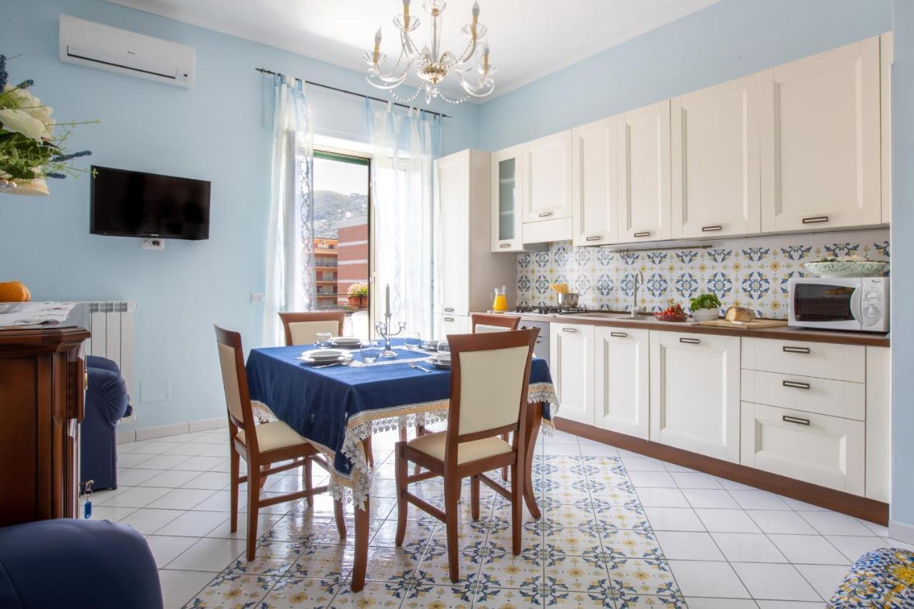 Sorrentovibes - City Home In Sorrento With Balcony And View المظهر الخارجي الصورة