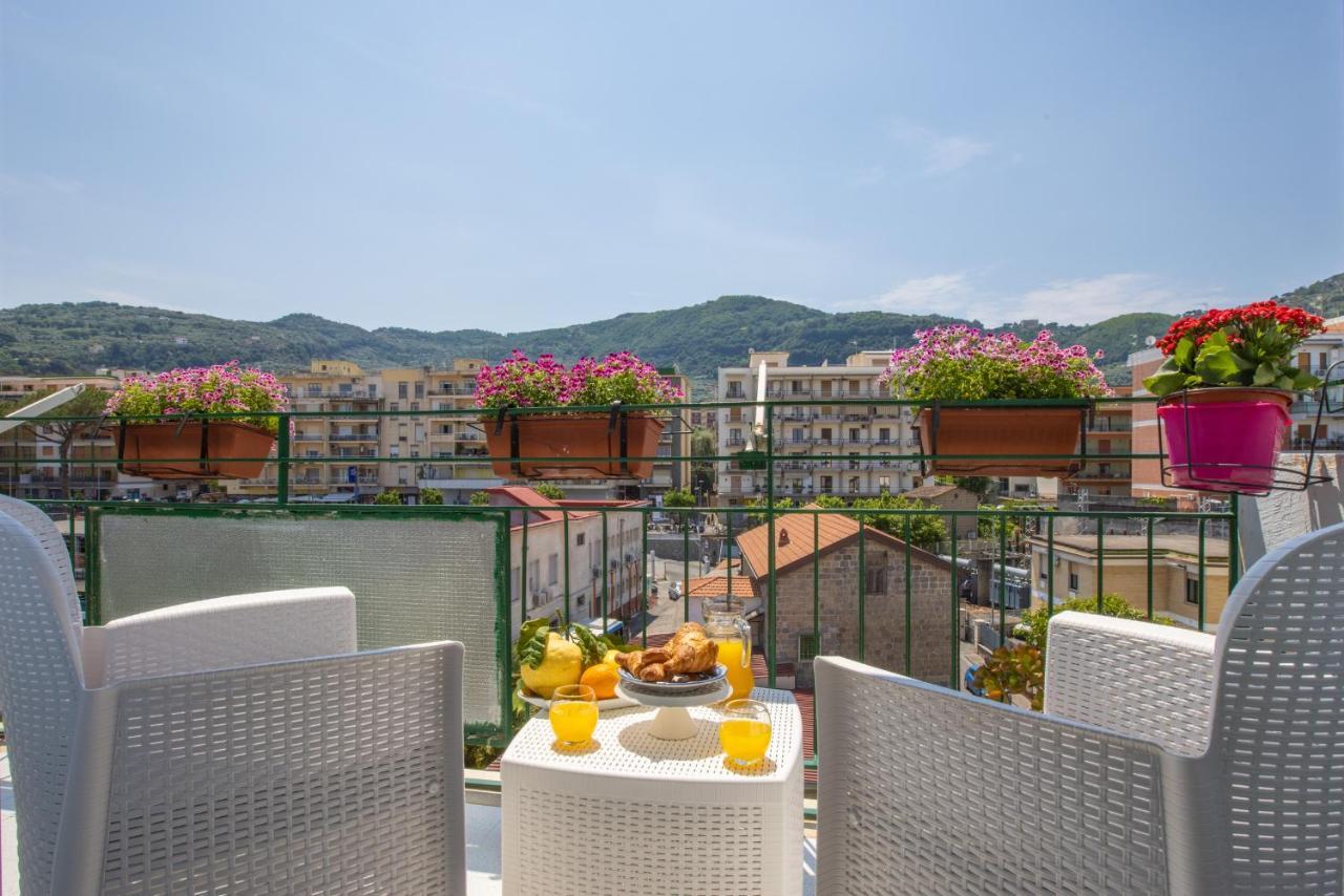 Sorrentovibes - City Home In Sorrento With Balcony And View المظهر الخارجي الصورة