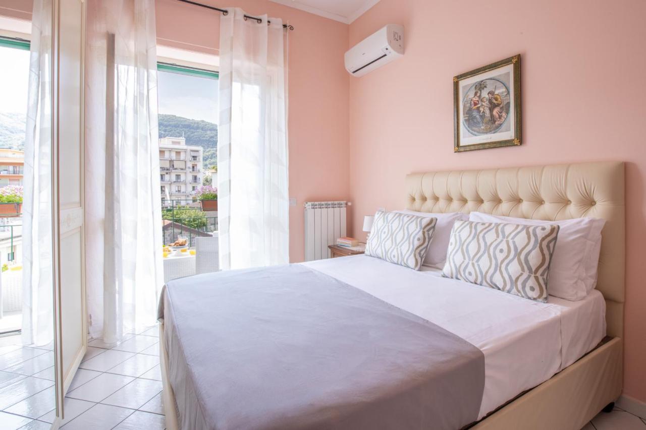 Sorrentovibes - City Home In Sorrento With Balcony And View المظهر الخارجي الصورة