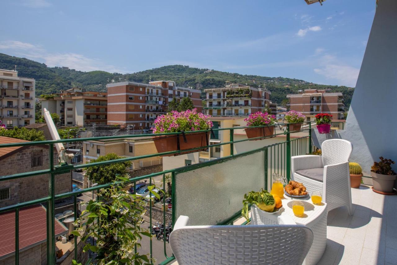 Sorrentovibes - City Home In Sorrento With Balcony And View المظهر الخارجي الصورة